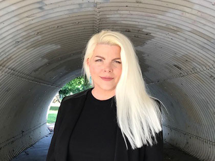photo of poet and memoirist Alice Anderson