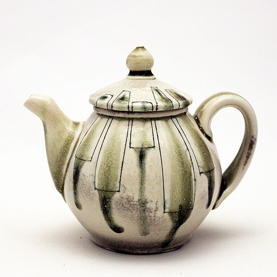 teapot by ceramicist Lorna Meaden, faculty of the Sierra Nevada University 2022 Summer Art Workshop program