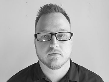 Student ID photo example - NO black and white not accepted