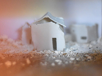 ceramic house sculpture by artist Shawnie Personius for her Perspectives in Design award exhibition at Sierra Nevada University