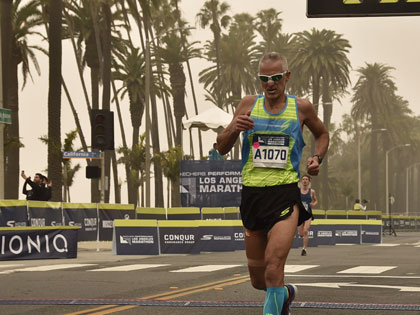 Record breaking Fred Zalokar running in the LA Marathon