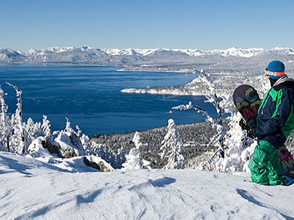 SNU Tahoe student snowboards at Diamond Peak, a ski resort within walking distance of SNU Tahoe
