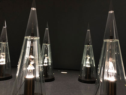 Japanese artist Kodama Katei’s “roman glass”, which radiates a mysterious light